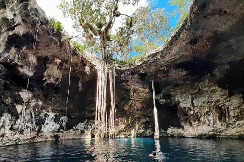 From Merida: 3 Cenotes - The drive from Mérida and the culture stop in Acanceh
