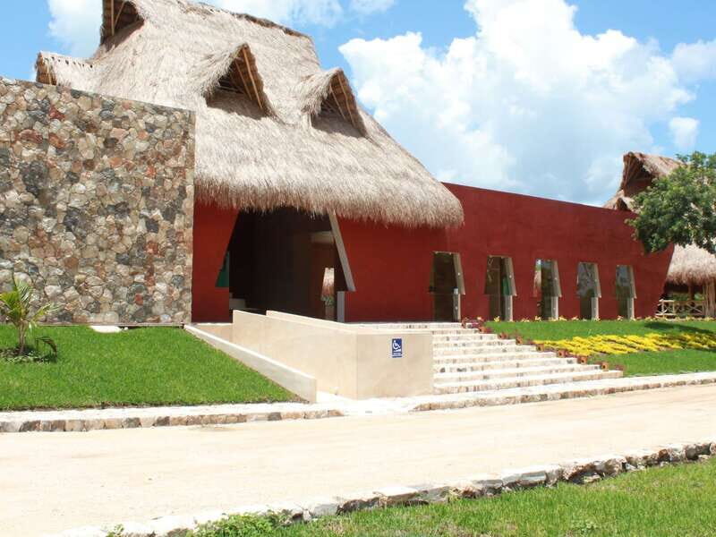 From Merida: Full-Day Cuzama Cenotes tour - Lunch at a local restaurant: refuel without overthinking it