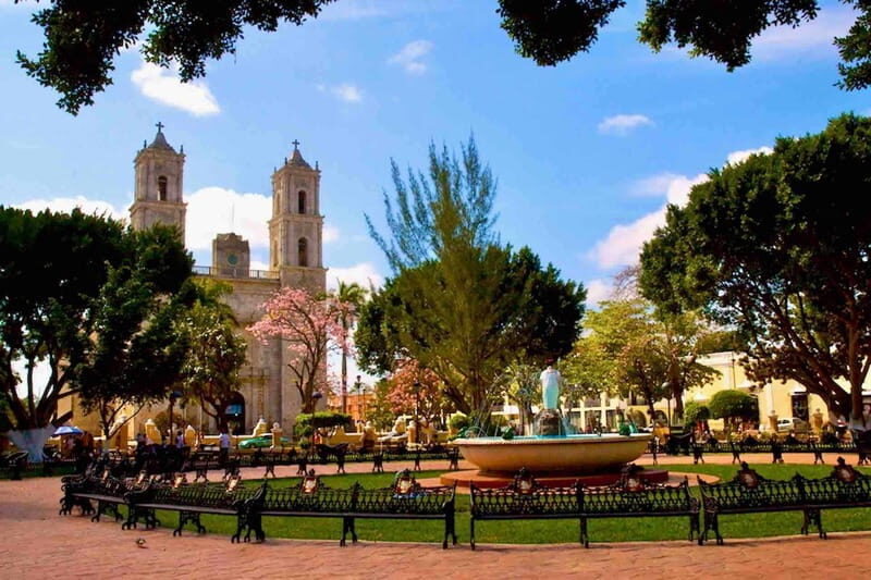 From Tulum: Chichén Itzá Tour, Cenote & Valladolid - Valladolid: colonial streets, a real meal, and better pacing