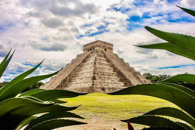 From Tulum: Chichén Itzá Tour, Cenote & Valladolid - Chichén Itzá: what your guide helps you notice