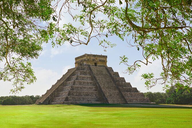From Tulum to Chichen Itza Cenote and Valladolid with guide - Chichén Itzá With a Guide: How to Use the Hour You Get