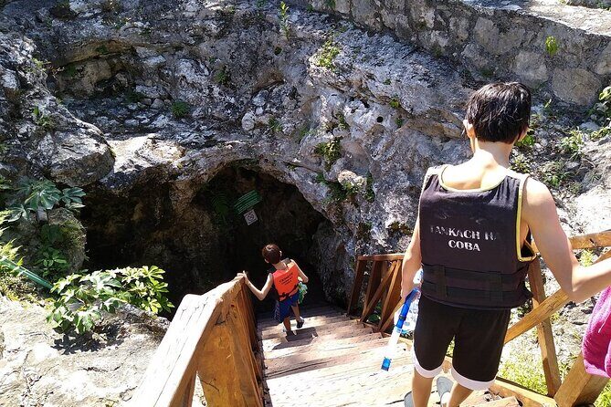 Full-Day Adventure: Tulum, Cobá, Mayan Village & 5th Avenue - Stop 1: Tulum Ruins Over the Caribbean (Where the Photos Start)