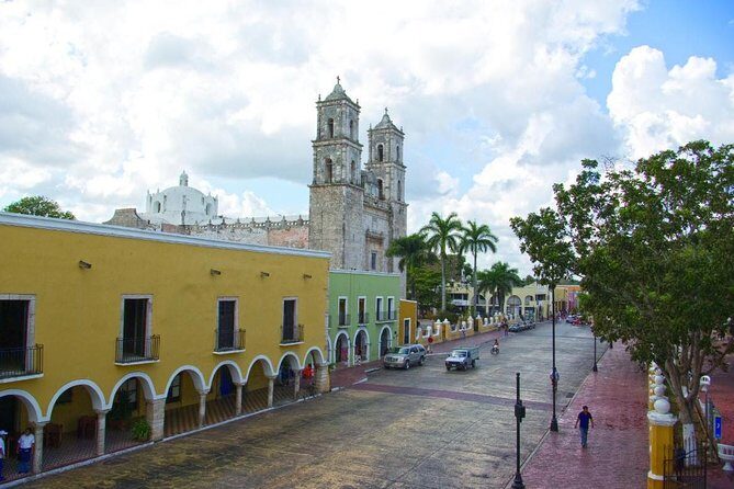 Full-day Tour of Chichen Itza, Cenote & Valladolid City - Lunch and the included Yucatecan food angle