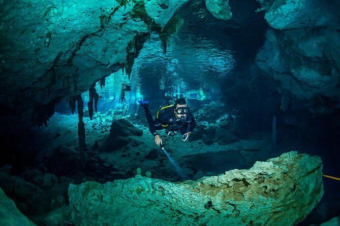 Go for 2 dives in cenote Dos ojos for certified divers - Safety and health rules: certification, questionnaire, and asthma
