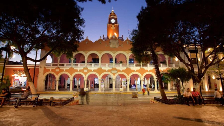Historical and cultural tour in Merida, Yucatan, Mexico - Where the tour starts: Catedral de San Ildefonso and instant orientation