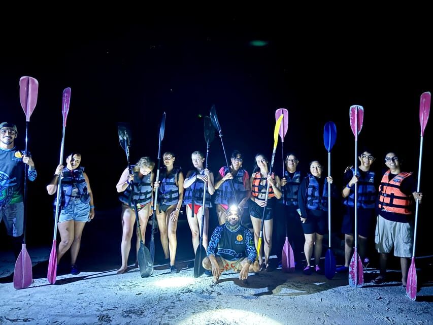 Holbox: Bioluminescence by Kayak and Stargazing. - How bioluminescence looks when you step on the sand
