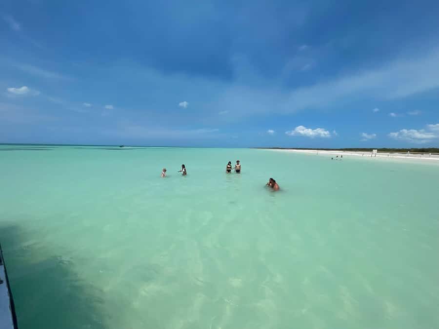 Holbox: Punta Mosquitos, Yalahau, & Pasión Island Boat Tour - Holbox boat tour: what the day feels like