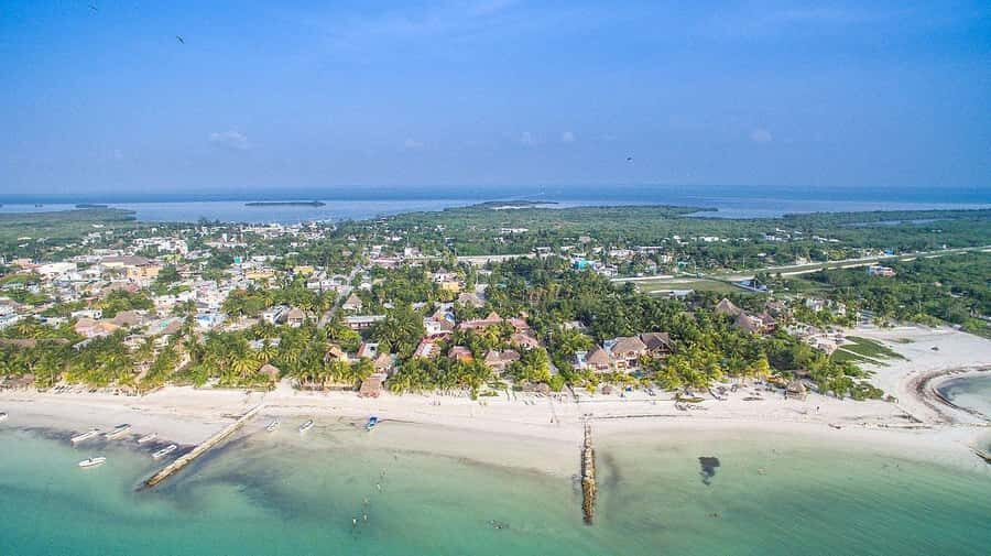 Holbox: Three Islands Tour - Yalahau Lagoon and Ojo de Agua: the wildlife show and the swim break