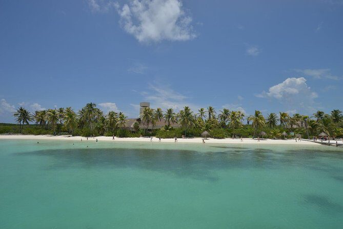 Isla Contoy & Isla Mujeres (from Playa del Carmen) - Isla Mujeres: one hour in town for real local wandering