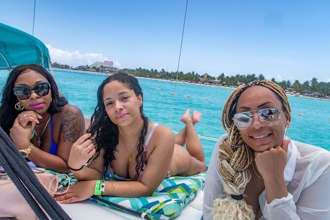 Isla Mujeres Basic Catamaran Tour with Snorkeling and Open Bar - Stop 1: Playa Tortugas—your launchpad for the Caribbean day