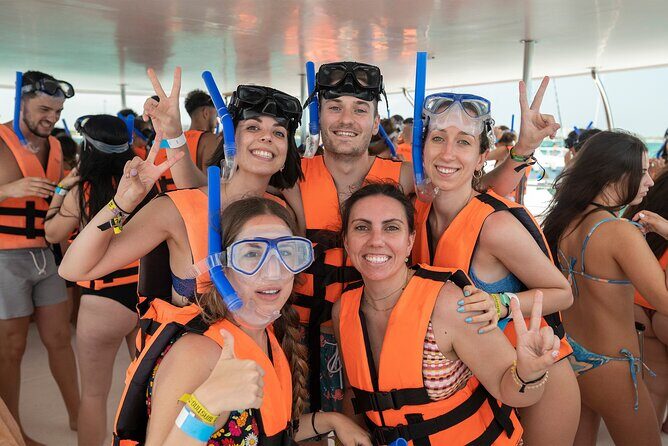 Isla Mujeres Catamaran from Cancun with Open bar and lunch - From Cancun Marina Sailaway to Isla Mujeres in One Smooth Day