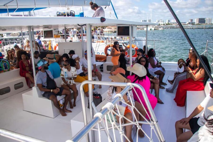 Isla Mujeres Catamaran, Snorkel & Buffet Lunch - Playa Norte free time: one hour that’s easy to use well
