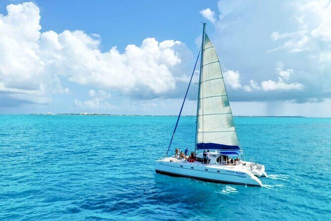 Isla Mujeres: Catamaran Tour with Snorkeling Food, Drinks, Beach - Isla Mujeres center stop: craft shops, docks, and a quick town reset