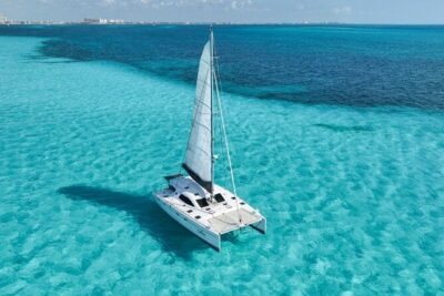 Isla Mujeres Catamaran Tour with Snorkeling, Open Bar & Buffet - Snorkeling in Isla Mujeres: your 45 minutes, guided and gear-ready