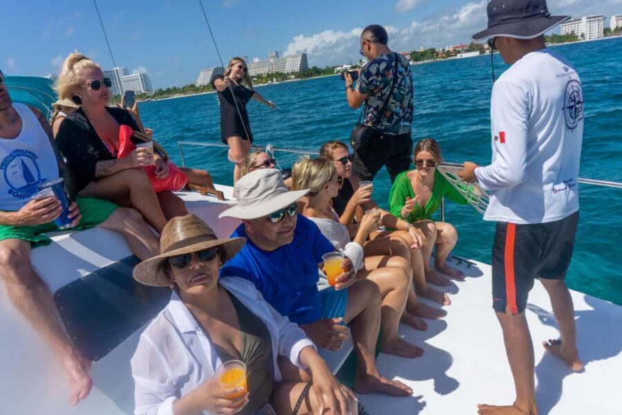 Isla Mujeres Catamaran Tour with Snorkeling & Open bar - From Playa Tortugas to Arrecife El Meco: the catamaran rhythm