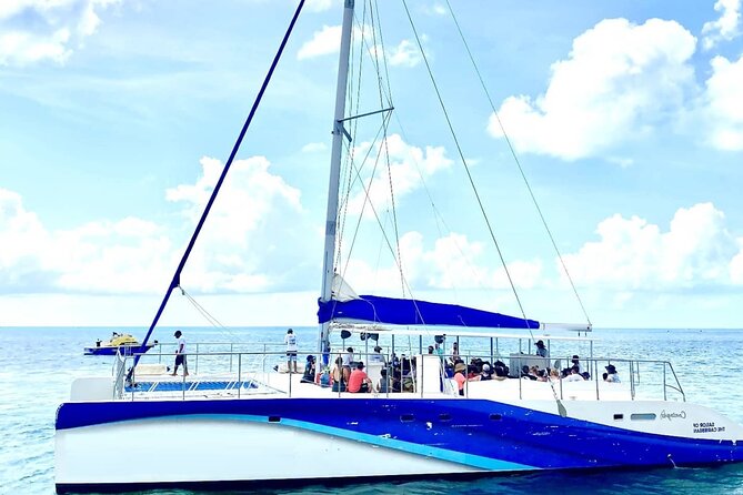 Isla Mujeres Catamaran Unlimited! Transportation from Playa del Carmen - A catamaran day that mixes party mood and real downtime