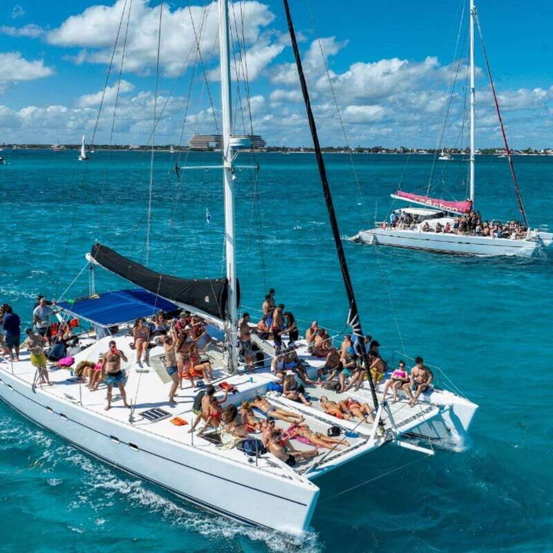 Isla Mujeres: Deluxe Catamaran Tour - Catamaran Crossing from Cancun to Isla Mujeres: The Real “Main Event” Time
