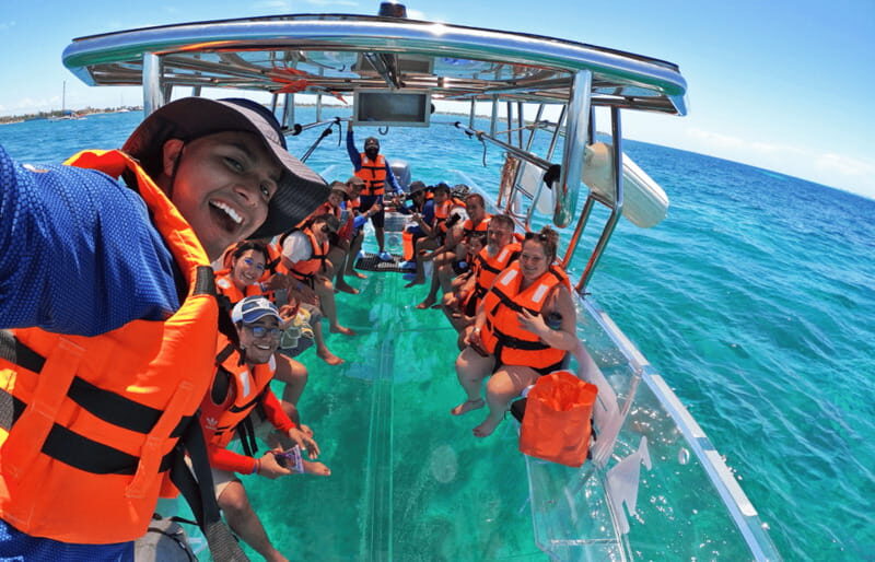 Isla Mujeres: Excursion Crystal Boat Tour at the Caribbean - El Farito Reef: colorful fish watching at close range