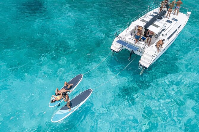 Isla Mujeres Private Catamaran, Cruising, Snorkeling having Fun!! - Crew energy and boat comfort: the part that can make or break it