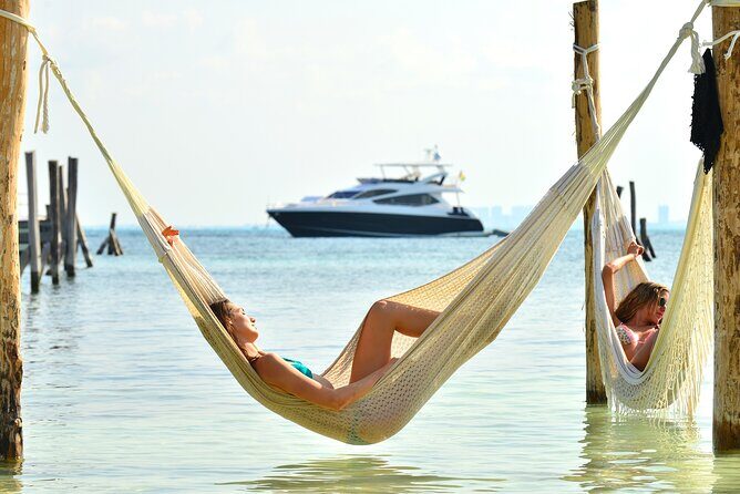 Isla Mujeres Snorkeling & Catamaran Adventure Tour - Return to Cancun: what the last hour looks like