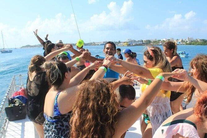 Isla Mujeres Tour with Open Bar Food and Snorkeling - Snorkeling on Isla Mujeres: Underwater Statues and Reef Time