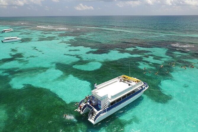 Isla Mujeres Unlimited Catamaran! Drinks, Fun & Party From Playa Del Carmen - Free time on Isla Mujeres: murals, monuments, and shopping time