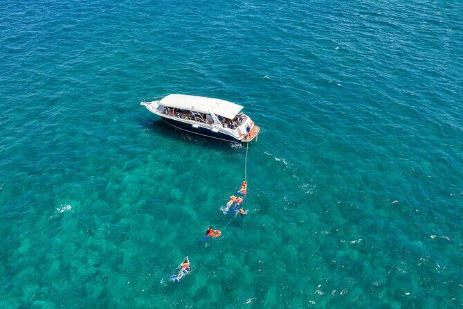 Island Adventure - The Shared Yacht Ride: Seating, Comfort, and Crew Energy