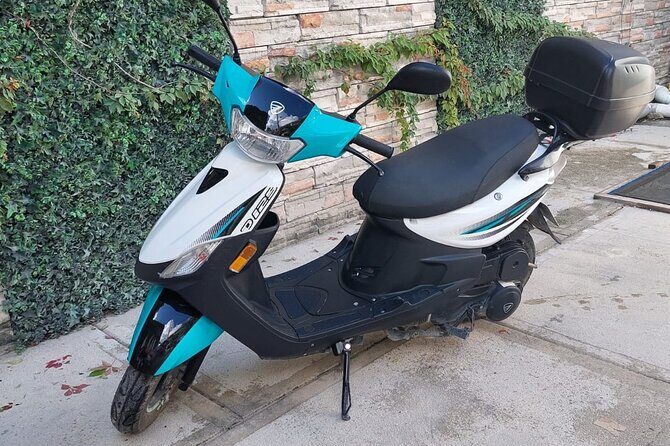 Italika D125 Private Scooter Rental in Tulum - Door-to-door delivery in Tulum: fewer hassles, more freedom