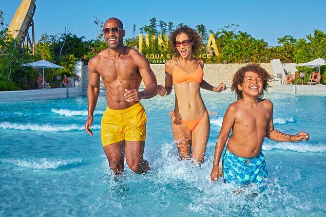 Jungala Aqua Experience - Thrill slide time: Palm Rattler for adrenaline seekers