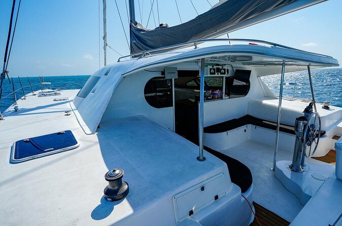 Laura Catamaran Private Tour to Isla Mujeres - Isla Mujeres Free Time: Walk the Town Like You Actually Want