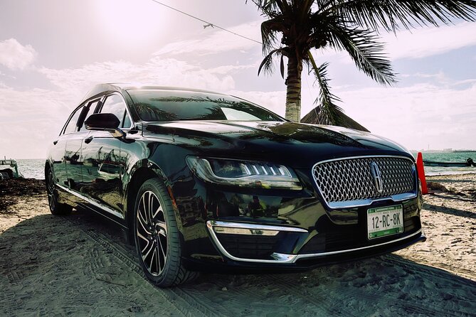 Lincoln Strecth Limousine with Wi Fi on board - The Best Way to Avoid Cancun Airport Ground Transport Headaches