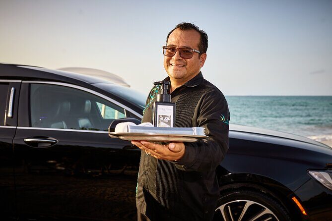 Lincoln Stretch Limo from Akumal to Cancun Airport - Key highlights