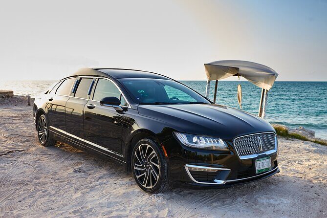Lincoln Stretch Limo from Akumal to Cancun Airport - A private Lincoln Stretch Limo beats the airport chaos