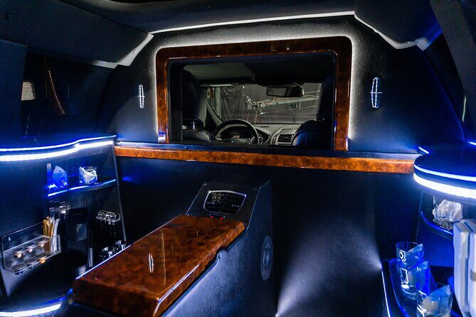 Lincoln Stretch Limo from Akumal to Cancun Airport - Price and value: is $217 per group worth it?