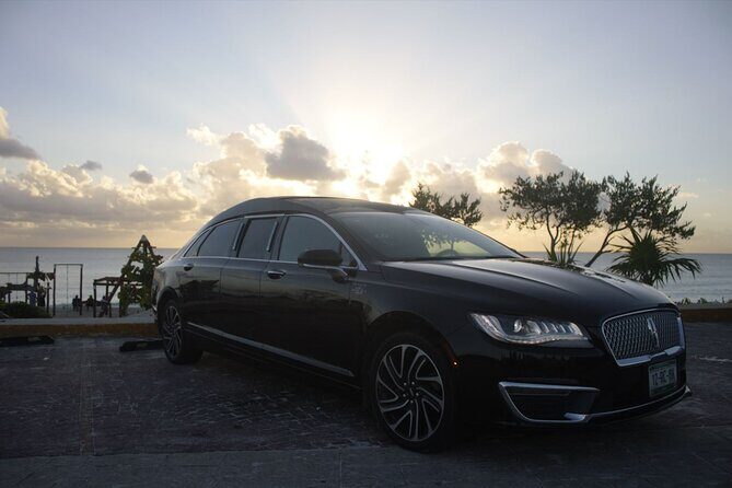 Lincoln Stretch limo from Cancun Hotel Zone to Cancun Airport - Service hours and staying flexible