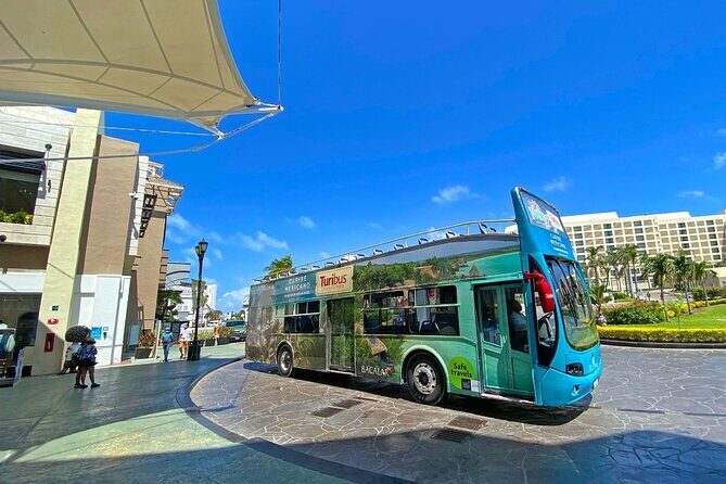 Live the Cancun City Experience! Round Transportation from Cancun - Stop 3: Plaza La Fiesta tequila and chocolate tasting (plus gift shopping)