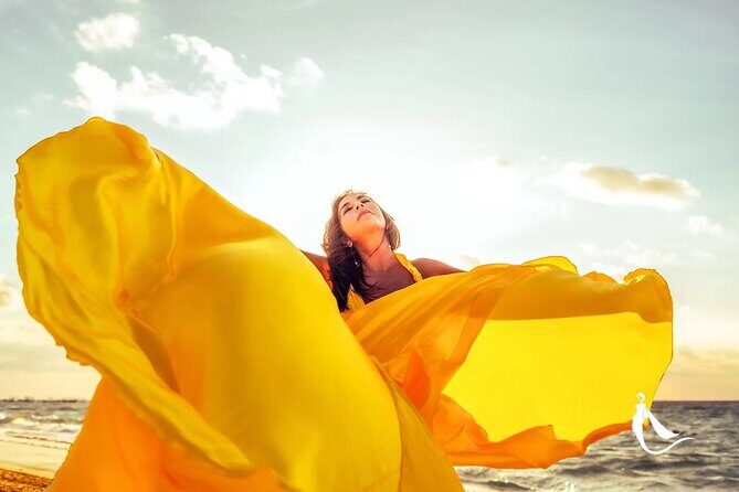 Luxurious Flying Dress Photoshoot in Riviera Maya - The beach photoshoot itself: JP and Nat guide every shot