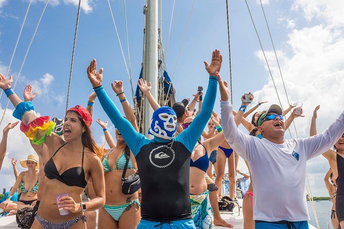 Luxury Catamaran tour to Isla Mujeres with transportation from Playa del Carmen - Getting onboard: Puerto Juárez meeting point and pickup from Playa del Carmen