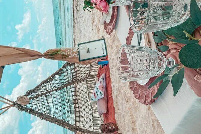 Luxury picnic on the beach - How the private, calm setup changes the experience