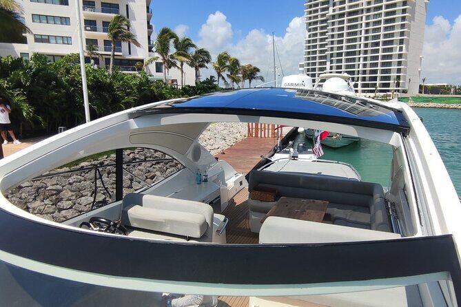 Luxury Sunseeker 50 - 6 hs Cancun - Isla Mujeres (MagicSea-SS) - Lunch Aboard: Ceviche, Guacamole, and Fajitas on a Boat