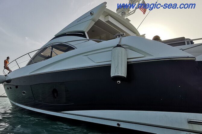 Luxury Sunseeker 50 - 6 hs Cancun - Isla Mujeres (MagicSea-SS) - Leaving Cancun: What the Cruise Along the Coast Really Gives You