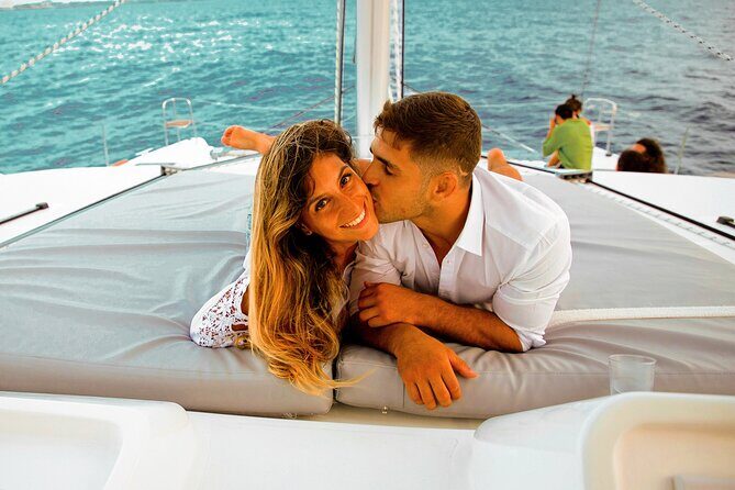 Luxury Sunset Sailing Cruise in Cancun with Light Dinner and Open Bar - Hotel Pickup vs. 5:30 pm Start Time: The Timing That Makes or Breaks the Sunset