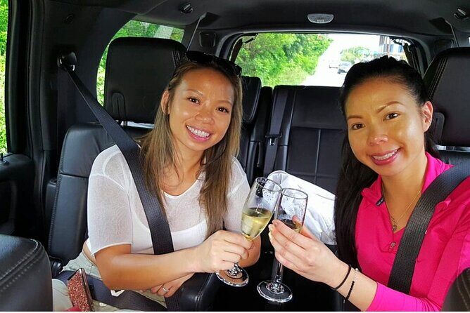 Luxury SUV arrivals from Cancun Airport one way - Price value: what $128 per group really buys you