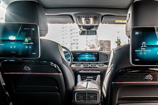 Luxury Transfers in a Mercedes Maybach GLS 600 - Airport arrival: how to find your rep and avoid the chaos