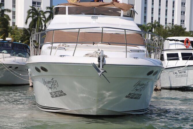 Luxury Yacht in Paradise and snorkel by Isla Mujeres - On Board: Comfort, Crew Help, and the Picture Moment With Handley