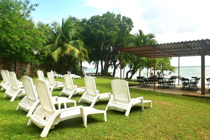 Mahahual: Chacchoben Mayan Ruins and Seven Color Lagoon Trip - What’s Included vs. What You’ll Pay For