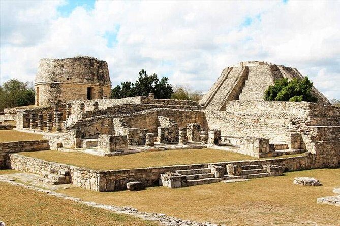Mayapan and Homun Town Private Tour - Santa Barbara Cenotes lunch: a traditional Yucatán buffet with real comfort food