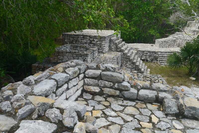Mérida: Port of Progreso & Xcambo Mayan Ruins Tour - Beachfront restaurant break: included beer or soda