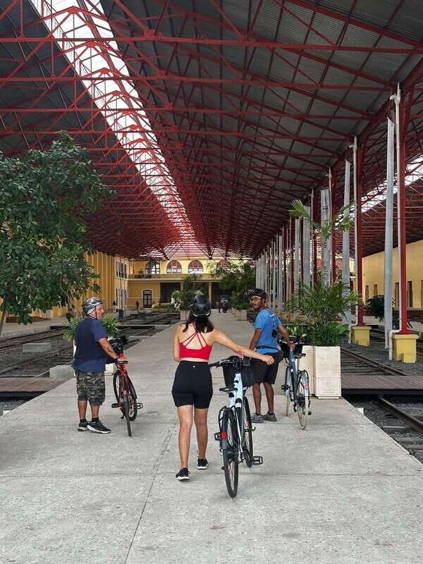 Mérida: The E-bike tour with history and culture - Meeting at Paseo Montejo: where to start and what you’ll do first