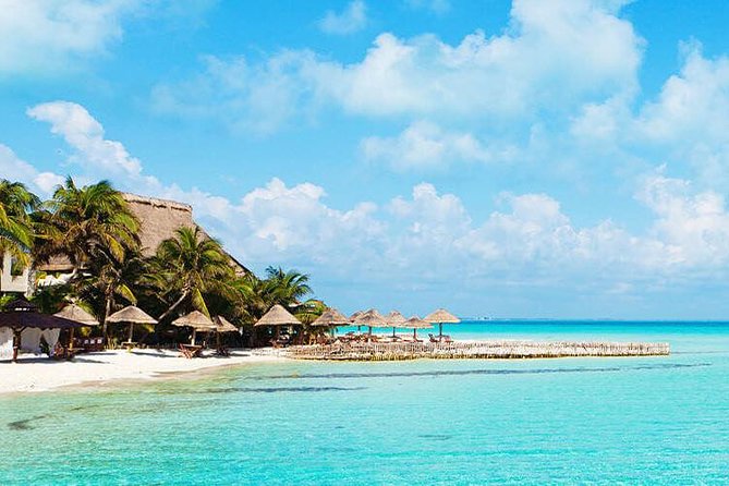 Mexico Private Transfer from Cancun hotels area to Cancun airport - Premium ride comfort: sedan or minivan for your group size